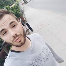 Can anyone recommend a young defencive midfeilder that turns into great  midfeilder??