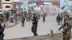 « ils cherchaient les étrangers », ont raconté des rescapés de l'attaque d'un grand hôtel de kaboul les autorités afghanes ont été accusées dans le passé de minimiser des bilans d'attentats, parfois. Afghanistan Au Moins 29 Morts Dans Un Attentat A Kaboul Revendique Par L Ei