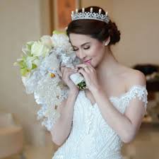 Marian rivera and heart evangelista post photos at japanese restaurant. Battle Of The Brides Marian Rivera Vs Heart Evangelista Pep Ph