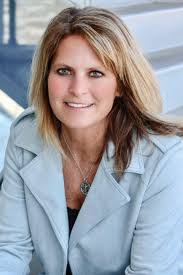 Maureen Hamel's Instagram, Twitter & Facebook