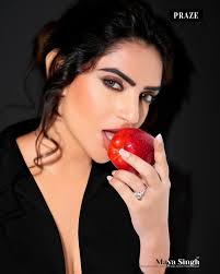 Magazine @prazemagazine On cover @ranjitta_singh @jaanvi_singh_18  @makeupbymahendra7 @pareshmehtastudio #prazemagaine #highfashionmagazine  #hollywood #bollywood #fashion