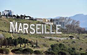 Consultez notre large assortiment de bois pour votre jardin en ligne. Les Lettres Blanches Geantes Marseille Se Refont Une Beaute