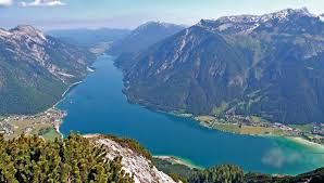 Logisch dat oostenrijk al jaren populair is bij de nederlandse vakantieganger. Austria Zell Am See Campsites In Austria Gustocamp The Taste Of Luxury Camping