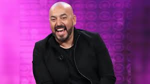 Lupillo rivera no había mostrado el tatuaje que tiene en su brazo sin embargo en sus redes sociales saludando a sus fans dejó ver un fragmento de su tatuaje ya con algunos cambios en su diseño. P03x7jmqhovcdm