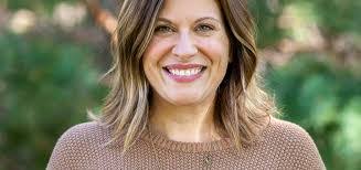 Lorraine Bryan's Instagram, Twitter & Facebook