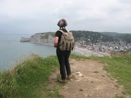 It is a tourist and farming town situated about 32 km (20 mi) northeast of le havre, at the junction of the d 940, d 11 and d 139 roads. Wandern Etretat Rundtour Tour 104229