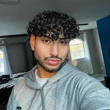 Alan Palacios's Instagram, Twitter & Facebook