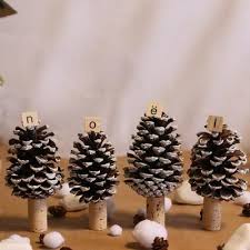 Noel Deco Les Pommes De Pin Enneigees Deco Noel Fait Main Facile Deco Noel Fait Main Decoration Noel Fait Main