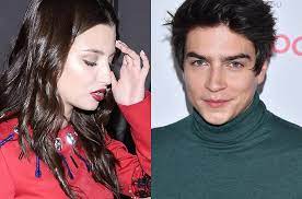 Nikodem rozbicki to aktor młodego pokolenia, do którego wzdychają tysiące polek. Julia Wieniawa Skomentowala Zdjecia Paparazzi Z Nikodemem Rozbickim Poplakalam Sie Bo Nie Chce Zyc W Takim Swiecie