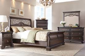 Pick and choose which furniture pieces you want to complement your décor from dressers to nightstands. Elvira 5 Piece King Bedroom Set With 32 Led Tv At Gardner White