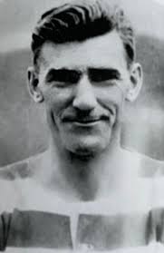 Alec Thomson, Celtic 1922-34, making 451 appearances, scoring 98 goals.  Probably Celtic's greatest servant between the wars, 1 league title, 4  Scottish cups won.