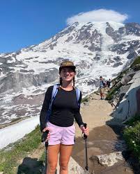 WhyKDWednesday is back again with new member, Barrett Curtice!  @barrettcurtice is a freshman from Raleigh, NC, majoring in Environmental  Science! Here's what she has to say about her experience in KD so