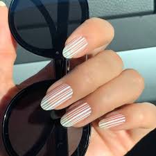 Wollen schöne und attraktive nägel in kurzer zeit zu schaffen? Catalina Stoica On Instagram Negative Space Nails With White Stripes So Clean And Elegant Don T You Think Nailfie Naildesign Nailart
