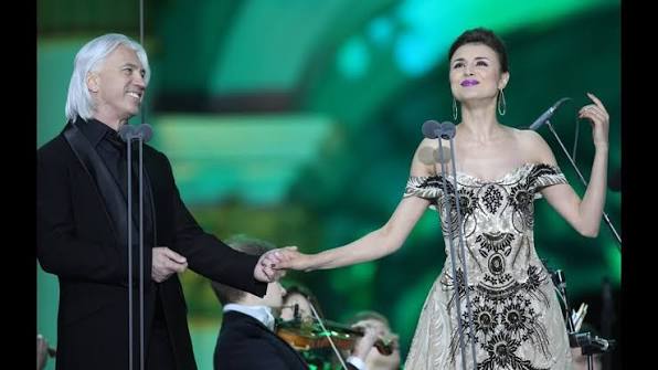 Dmitry Hvorostovsky and Valentina Nafornita's duet captures happiness