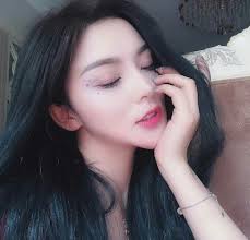 Devienna sudah memiliki lebih 270 ribu pengikut di youtube. ç«å®mao Mong Momo Twitter