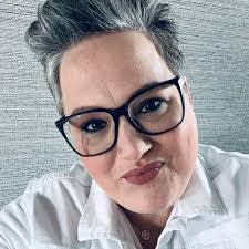 Dianne Thames's Instagram, Twitter & Facebook