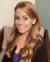 Kari Hammer's Instagram, Twitter & Facebook