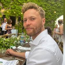 In May, I completed 1 year of starting my Fractional CMO Agency, Growth  Genies, and as any entrepreneur knows, the 1st year can be one of the most  challenging.