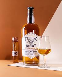 Tastillery Auf Instagram Whisky Club Vorstellung Diesen Monat In Unserem Club Fur Entdecker Der Teeli In 2020 Wine Bottle Irish Whiskey Macallan Whiskey Bottle