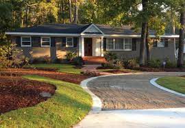 We'll show you the top 10 most popular house styles, including cape cod, country french, colonial, victorian, tudor, craftsman, cottage, mediterranean, ranch, and contemporary. Great Exterior Landscape Ideas Ranch Style Homes House Plans 32527