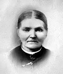 Elizabeth Frank's Instagram, Twitter & Facebook