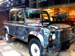 Land Rover Defender Double Cab Bond Lifestyle