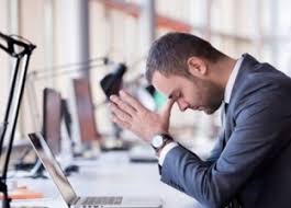 هو فطر يصيب العين، ينتج عن العفن الموجود في البيئات الرطبة مثل التربة أو السماد، ويهاجم الجهاز التنفسي، ومن الممكن ان يؤدي إلى تلف الرئة، ويعد مرض «الفطر الأسود» من الأمراض غير المعدية، ولا ينتقل من مريض لآخر، وبالرغم من أنها ليست ضارة للكثيرين، إلا. Ø£Ù„ÙˆØ§Ù† Ø§Ù„ÙˆØ·Ù† Ø§Ø­Ø°Ø± Ù…Ù† Ø§Ù„Ø¹ÙÙ† Ø§Ù„Ø£Ø³ÙˆØ¯ Ø¨Ø§Ù„Ø¨ØµÙ„ Ø­ØªÙ‰ Ù„Ø§ ØªØµÙŠØ¨Ùƒ Ø§Ù„Ø³Ù…ÙˆÙ…