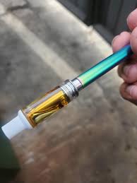 Can Drug Dogs Smell Vape Cartridges & Pens [2024] Sniffing Dab Wax