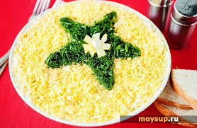 салат с колбасным сыром и крабовыми палочками и чипсами Recept Salata S Krabovymi Palochkami I Kolbasnym Syrom