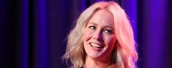 Allison Moorer Talks Looking Past Her Music Career and New Job With Country  Music Hall of Fame and Museum