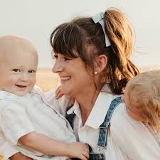 Chasing @jennazeorian and her sweet littles in a western Kansas wheat field  was just what my soul needed! It's hard to believe I met her just minutes  before this session. It feels