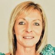 Tina Munn's Instagram, Twitter & Facebook