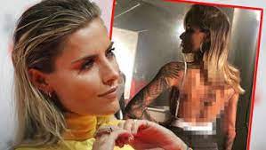 Sophia thomalla postet stolz ihre neues tattoo und schreibt dazu ich wurde von einer schlange gebissen. Munchen Sophia Thomalla Mit Neuem Tattoo Es Ist Nicht Was Alle Erwarten Fanbase