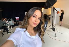 877,680 likes · 22,707 talking about this. Andreea Raicu Are Probleme De SÄƒnÄƒtate Ce S A Intamplat Cu Vedeta È™i Care E Starea Ei Acum La Maruta Protv