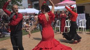 Filmed like a documentary, sevillanas consists of eleven short performances by spain's most famous flamenco dancers, singers and guitarists. Feria De Londres 2018 London Iiusion Flamenco Sevillanas Display Youtube