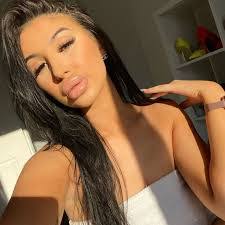 Kate Tracy's Instagram, Twitter & Facebook