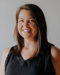 Roxanne Kruger's Instagram, Twitter & Facebook