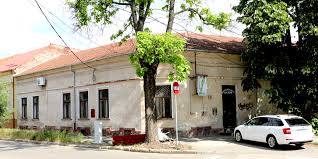 — municipiu, reședință de județ* și mare oraș* —. Èari Neni Wikipedia