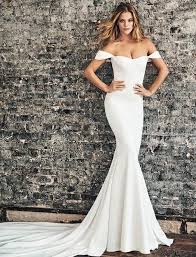 Atelier Pronovias Hong Kong An Elegant Mermaid Wedding Dress In Crepe With A Body Hugging Silhouette W Crepe Wedding Dress Wedding Dresses Pronovias Bridal