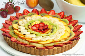 La frutta da usare varia a seconda del periodo, del luogo in cui vivi e anche dei colori che vuoi dare alla tua crostata. Crostata Alla Frutta