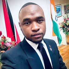 People saying with megs mum "apple doesn't fall far from the tree" what  about Shakiras mum? Very b**chy...