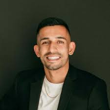 Tom Heine's Instagram, Twitter & Facebook