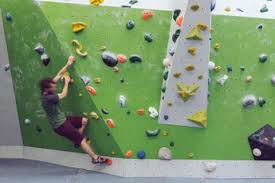 Dank simpler konstruktion kann die freistehende kletterwand mit ein paar schraubenziehern und ein wenig muskelkraft im handumdrehen aufgestellt werden. Boulder Ubungen Und Trainingstipps Hier Bei Sportscheck