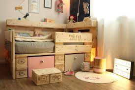 Möbel aus paletten sind momentan hoch modern. á… Kinderbett Aus Europaletten Palettenbett Fur Kinder Anleitung