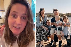 Tori Little's Instagram, Twitter & Facebook