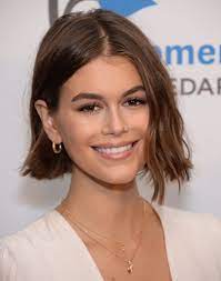 Pin Von Debora Alves Auf Kaia Gerber Kinnlange Haare Kinnlange Haare Frisuren Frisur Ideen