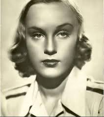 Hace 101 años nació Irasema Dilián,el 27 de mayo de 1924 en Río de Janeiro,  Brasil. Su debut oficial en el cine mexicano fue con la película Muchachas  de uniforme (1951), de