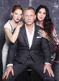 Daniel craig, christoph waltz, léa seydoux, ben whishaw, naomie harris, dave bautista, monica bellucci and ralph fiennes. S E Y D O U X James Bond Girls James Bond Style Daniel Craig James Bond