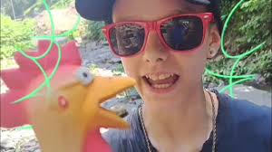 Mr Cluck Joins A Gang