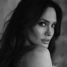 Olivia Hardin (06n3twusv6efry3)